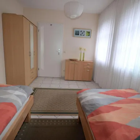 Holiday Kettler Apartmán *